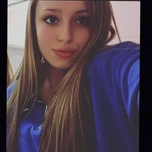 Meet your Posher, Ella