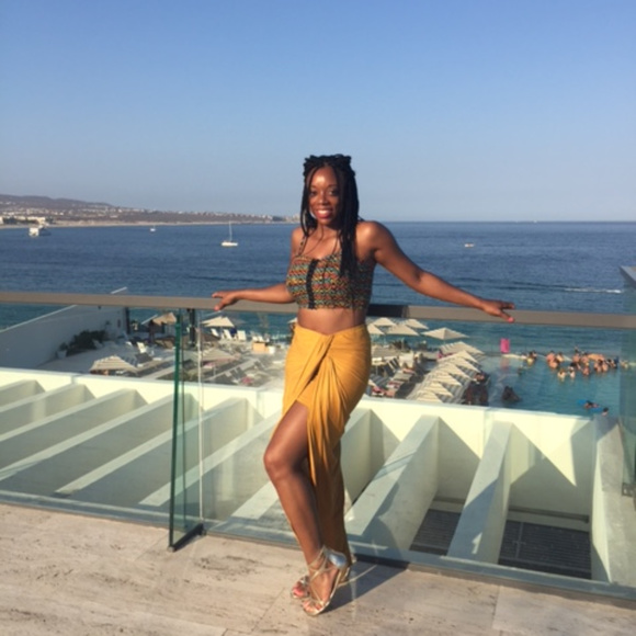 Meet your Posher, Mallory - Picture 2 of 7