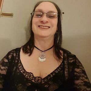 Meet your Posher, Flavia tiney