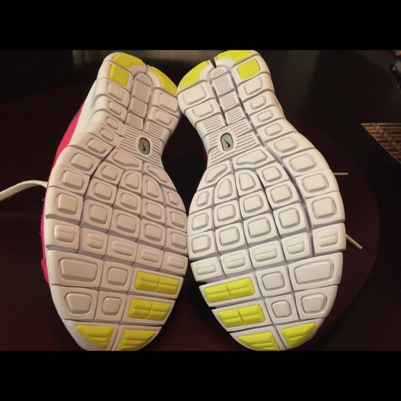 They are small - Picture 2 of 3