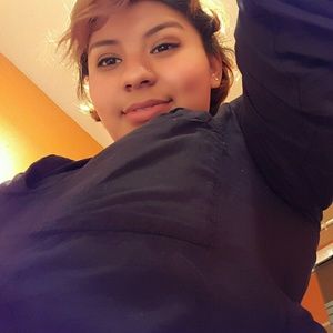 Meet your Posher, Alexandra