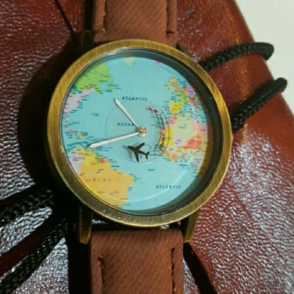 🚫🎉SOLD on M e r c a r i WORLD TRAVELER WATCH🎉🚫 - Picture 3 of 4