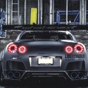 Meet your Posher, Laith