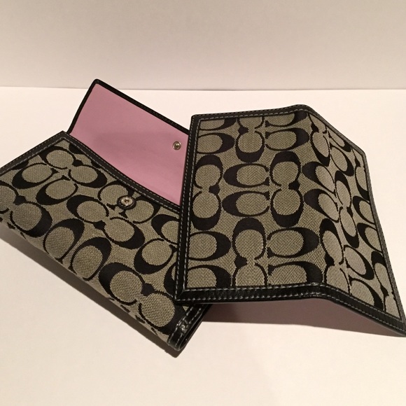 Black Coach Wallet - Picture 3 of 4