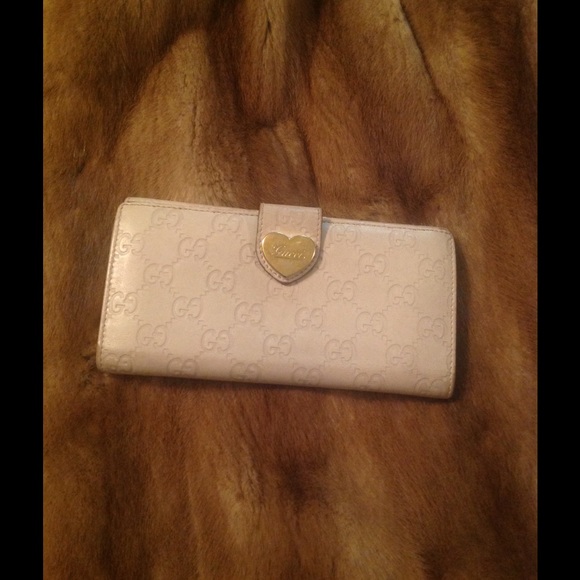 Gucci Kingsnake Wallet GG Supreme (8 Card Slots) Black in  Gucci wallet