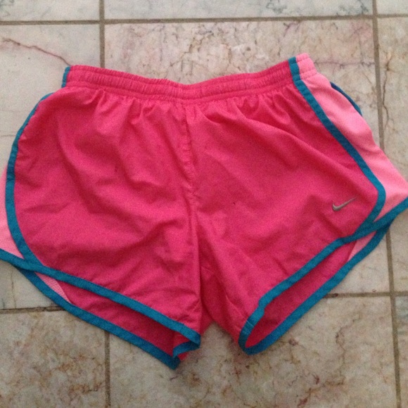 Girl's Nike Tempo Shorts
