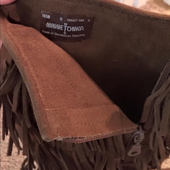 5 layer fringe Minnetonka boots - Picture 4 of 4