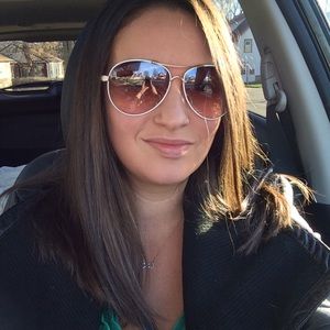 Meet your Posher, Nicole