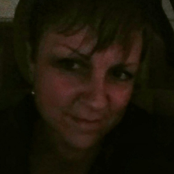 Meet your Posher, Cindy - Picture 1 of 1