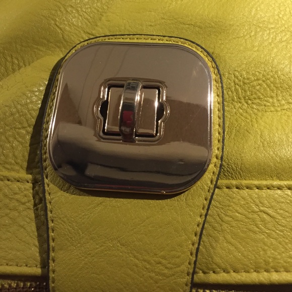 Bueno Purse - Picture 4 of 4