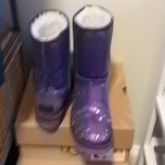 UGGs - Picture 2 of 3