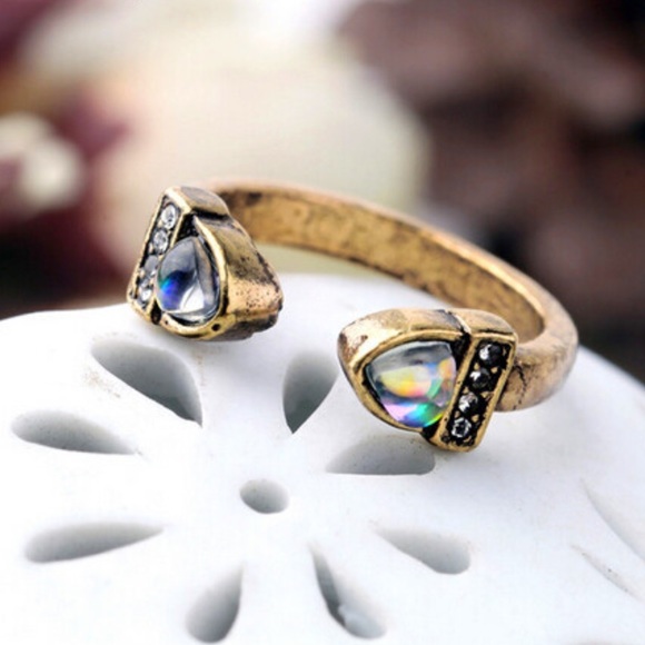 Adorable opal ring(NWT)🎉SALE🎉 Firm.. - Picture 2 of 5