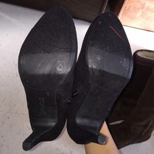 Shoes - Never worn. No interest Shoes - Never worn. No interest