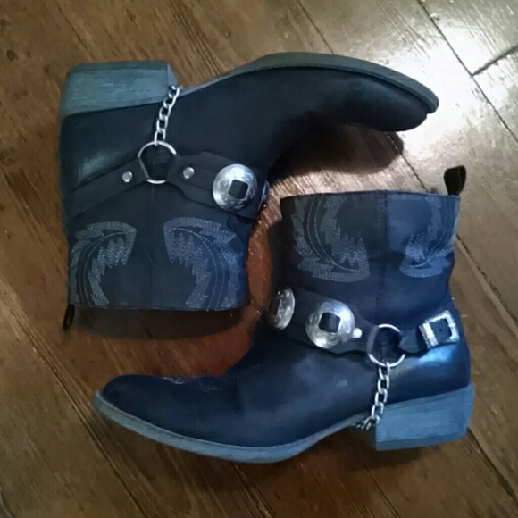 Matisse ankle buckle bootie