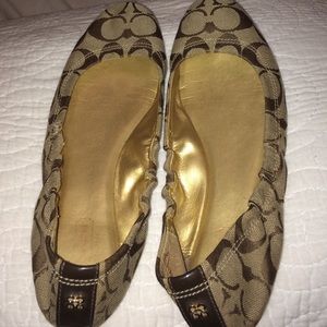 Coach flats