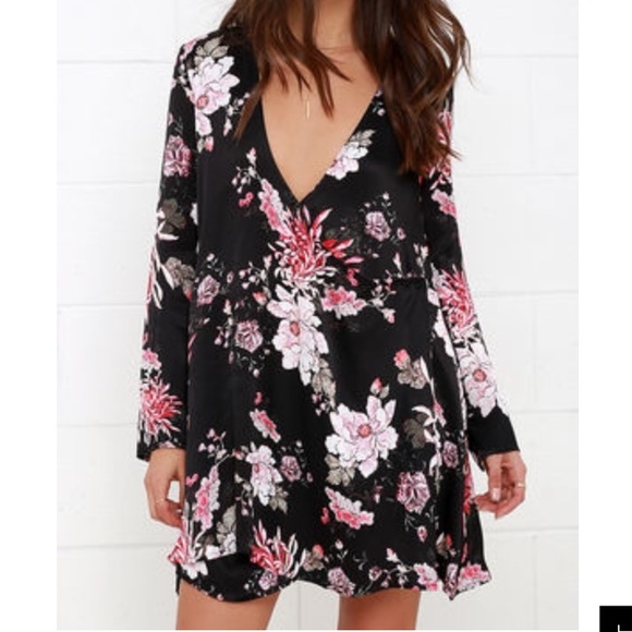 🌺HP🌺 Coming Soon! Black Floral Print Dress - Picture 2 of 4