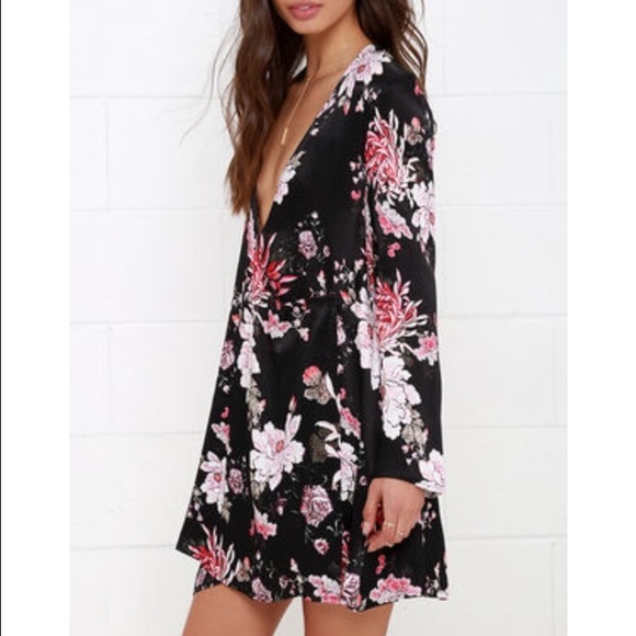 🌺HP🌺 Coming Soon! Black Floral Print Dress - Picture 3 of 4