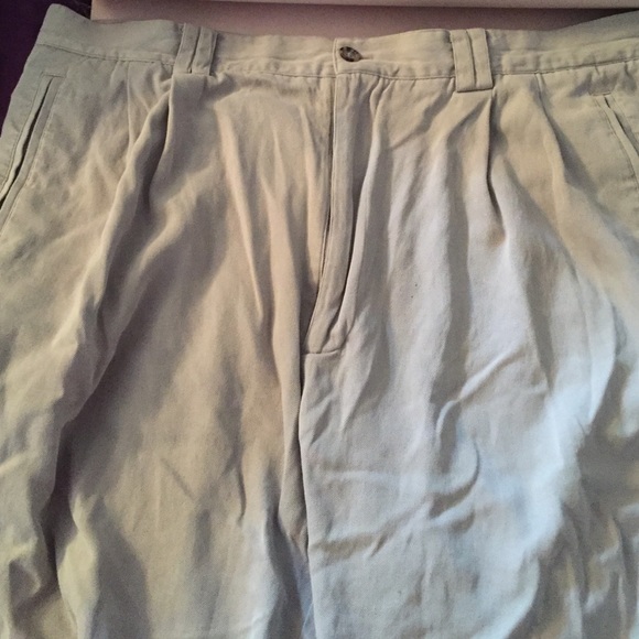 Mens izod shorts size 40