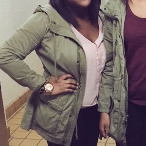 MAKE A REASONABLE OFFER !!! Hollister parka