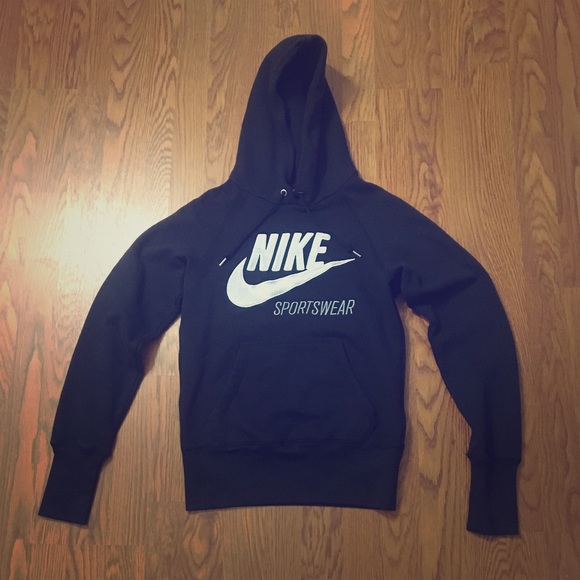 Nike Tops - ⚡️SALE⚡️NIKE BLACK & SILVER SWEATSHIRT NWT