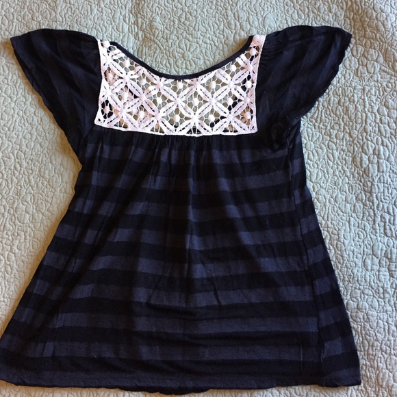 Kirra Black and Gray stripes Top - Picture 2 of 4