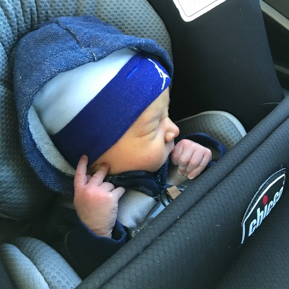 Meet your Posher, Nicole - Picture 5 of 8