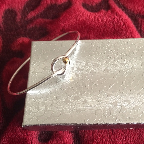 🎀NWOT Love Knot🎀