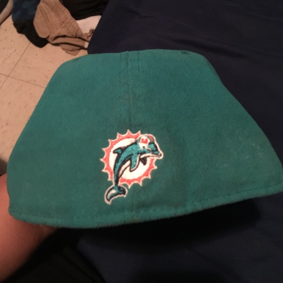 A Miami Dolphins football team hat - Picture 4 of 4