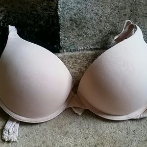 REDUCED!!!! Victoria Secret push up 34C bra