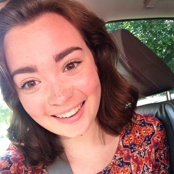 Meet your Posher, Lauren