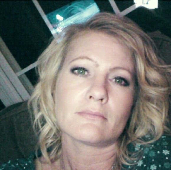 Meet your Posher, Michelle - Picture 3 of 3