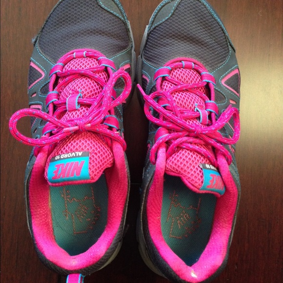 Nike Cross Trainers like new!!!