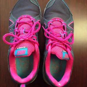 Nike Cross Trainers like new!!!