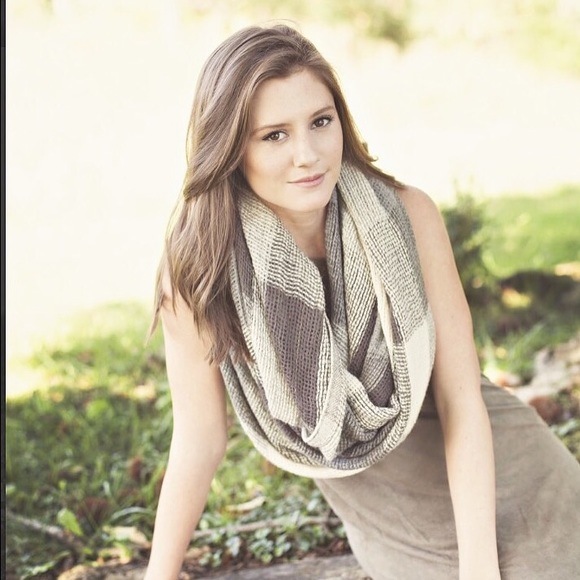 Meet your Posher, Katie - Picture 2 of 4