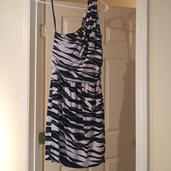 NWOT Vince Camuto Navy and White Dress
