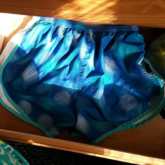 nike shorts. - Picture 2 of 4