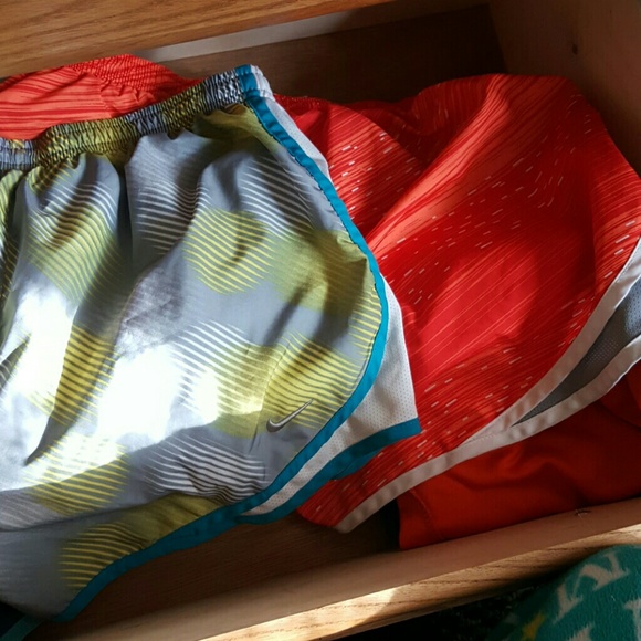 nike shorts. - Picture 4 of 4