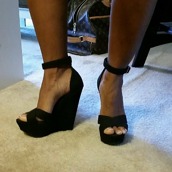 Steve Madden Sexy Wedge Heel - Picture 3 of 3