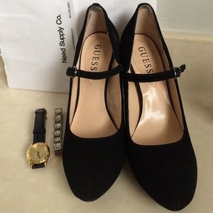Guess Mary Jane Pump, like new!