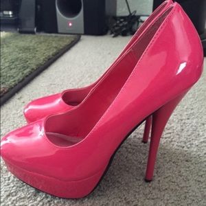 Hot pink heels!