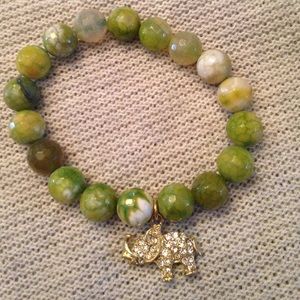 Green beaded stretch bracelet
