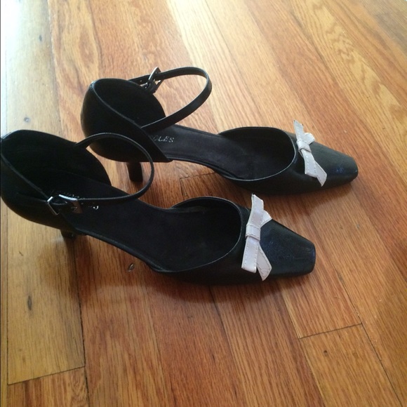 Black Aerosoles