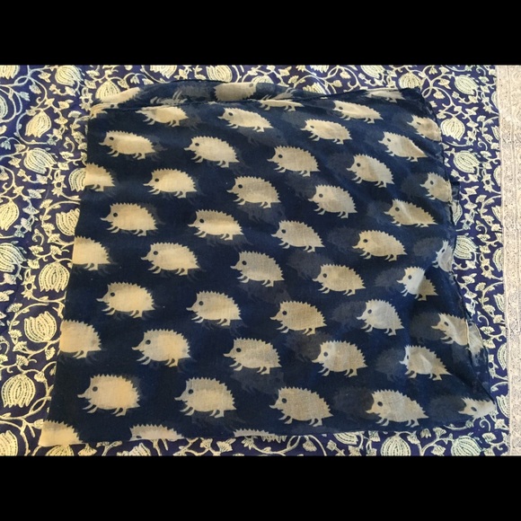 Blue porcupine hedgehog scarf