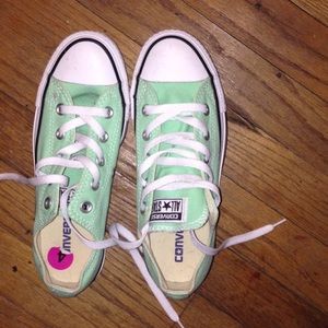 Never been worn brand new converse!