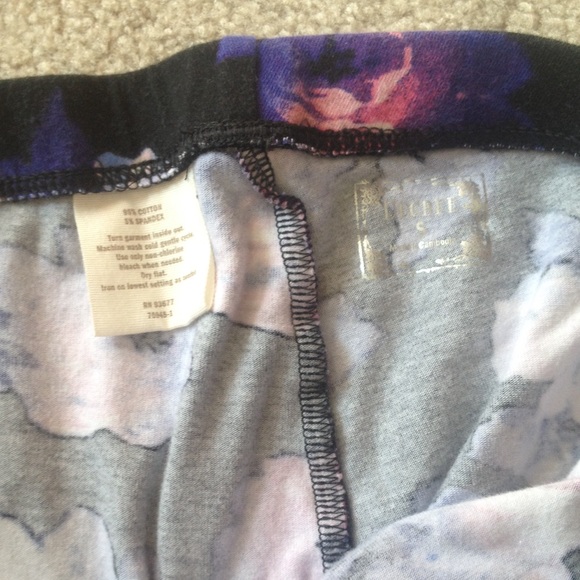 NWOT Floral Leggings - Picture 2 of 2
