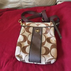 Couch crossbody good condition