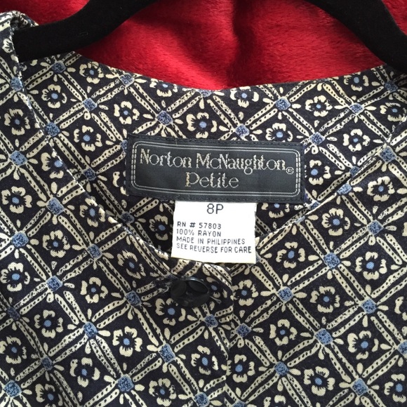 🌸Pretty, long flowing dress🌸 - Picture 3 of 3