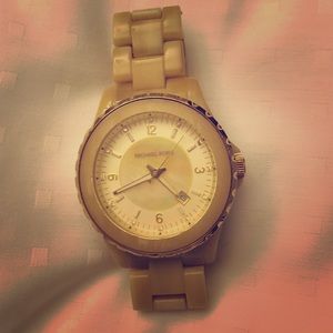 Michael kors horn watch