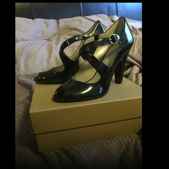 Nine West Patent Leather Heels - Picture 2 of 4