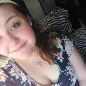 Meet your Posher, Maura